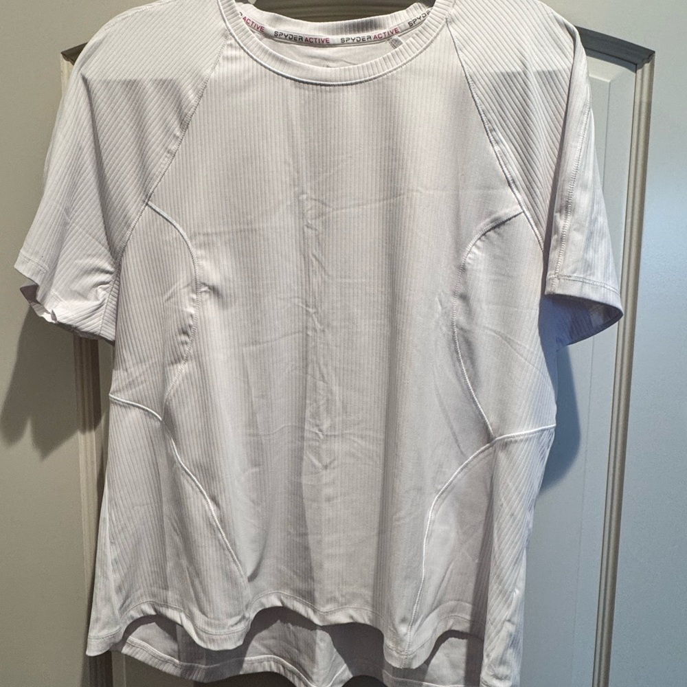 Women’s activewear White Short Sleeve Shirt